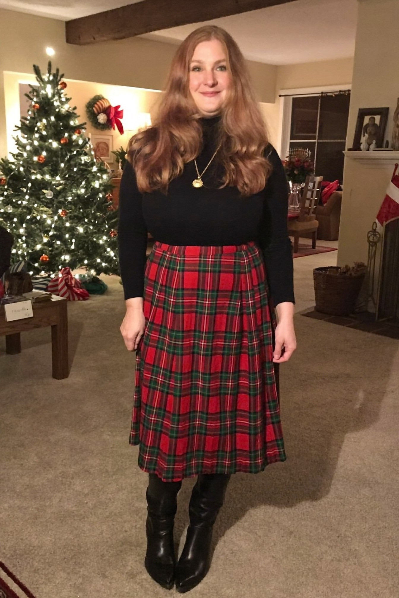 15 Plaid Christmas Outfits for Women Over 50